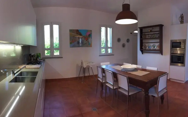 Villa Il Grotto - 3 Br Villa