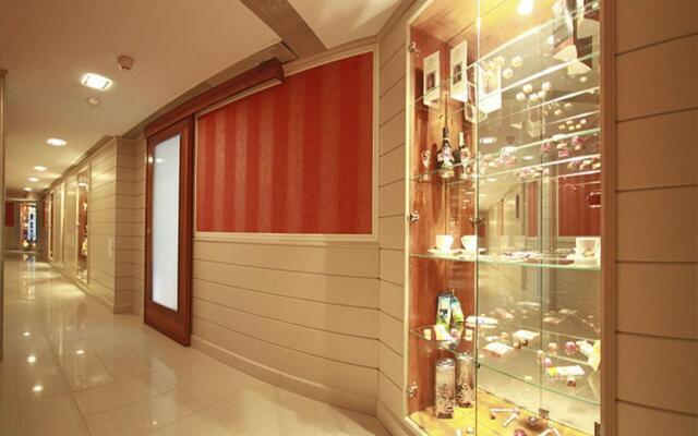 Monte Carlo Palace Rooms