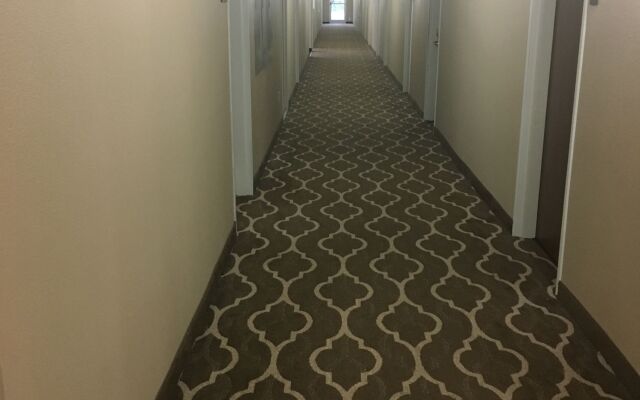 Comfort Inn & Suites Crystal Inn Sportsplex