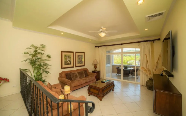 Colina 5D - 3 bdr 2 Bath Family