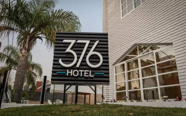 Hotel 376