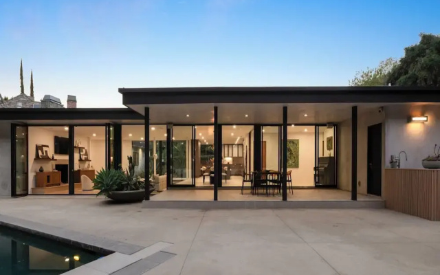 Valea Estate - Secluded Beverly Hills Retreat 1-acre Oasis