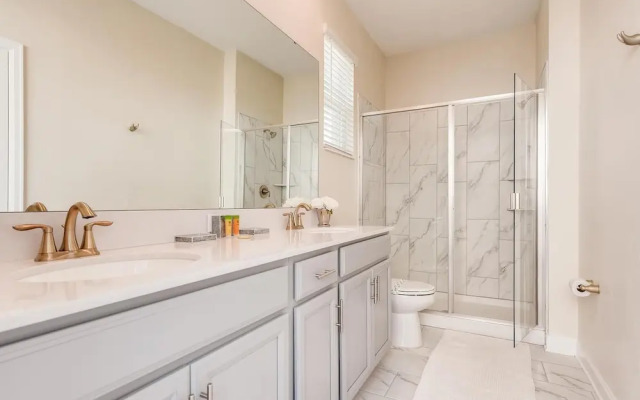 8923 CC - Fabulous 5BR Single Family: Sleeps 12 - Private Pool -