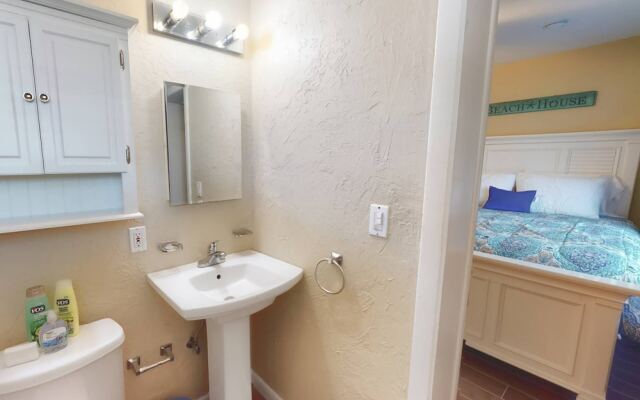 Peacock Bungalow - Left