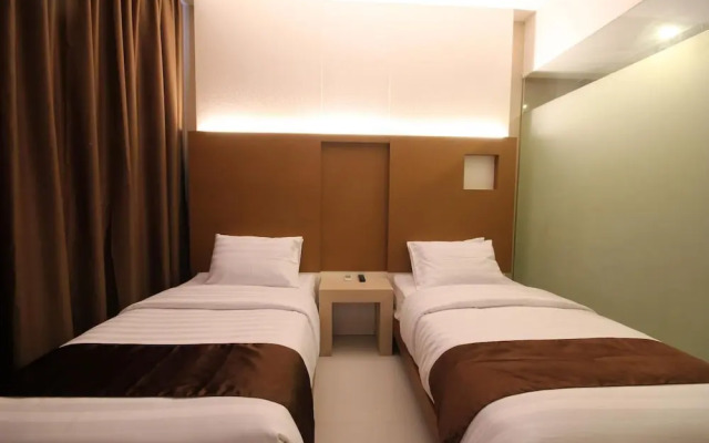 Sky-Inn Express Hotel