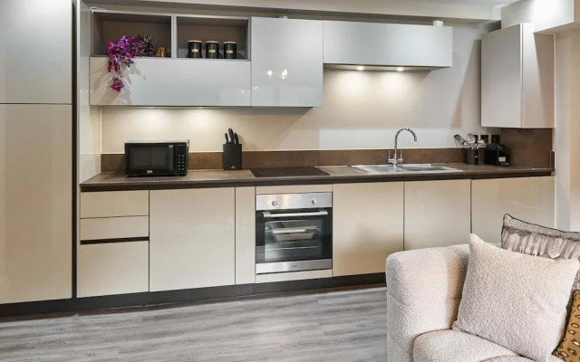 Host Stay Chic Townhouse by the Docks