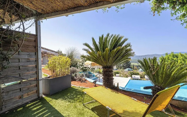 Room in a Magnificent 500m2 Provencal Villa
