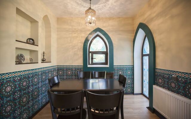 Отель «Шишки на Лампушке — Восточная Медина»