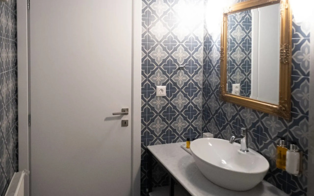 Athenian Yard Suites