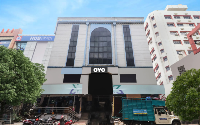 Spot On Bhargav Residence