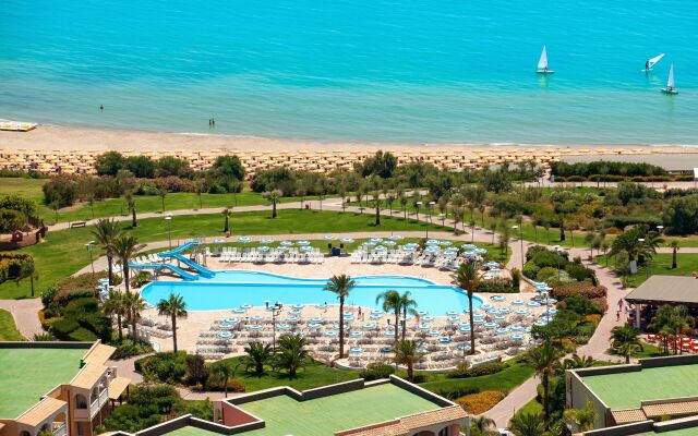 Serenusa Resort