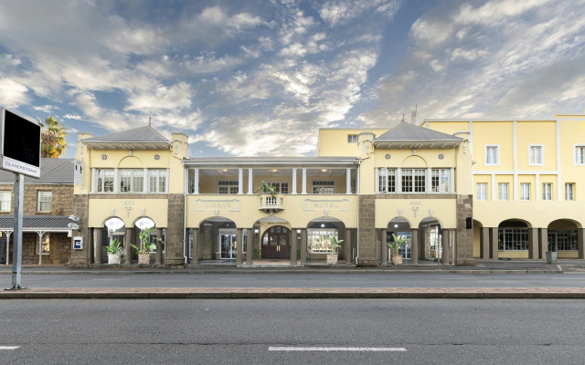 Queen’s Hotel by BON Hotels