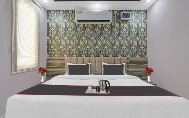 Collection O 90895 Hotel The Palacio - Govind Nagar