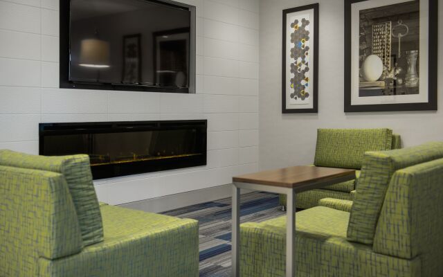 Holiday Inn Express Hotel & Suites Airdrie-Calgary North by IHG