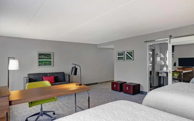 Hampton Inn & Suites by Hilton Belleville