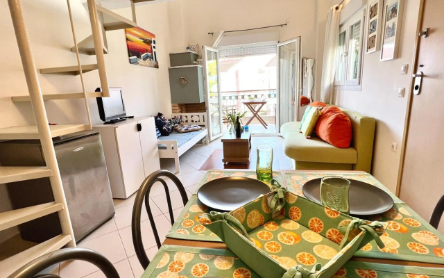 Studio Nikiti Beach