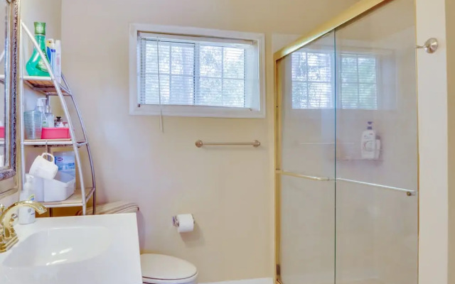Sunny Florida Getaway w/ Patio, Near Disney World!