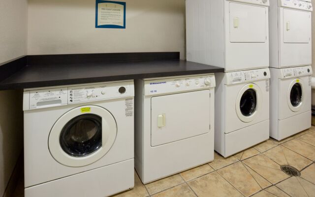 Staybridge Suites MPLS-Maple Grove/Arbor Lakes by IHG