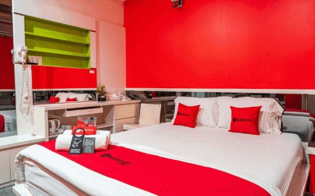 RedDoorz Plus near Chadstone Mall