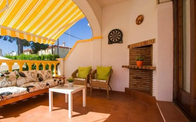 Nice Home see French Title