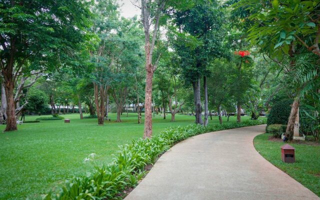 Raya Resort Beach front - The Most Green Resort in Cha-am