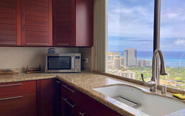 Hawaiian Monarch Penthouse 3bedroom
