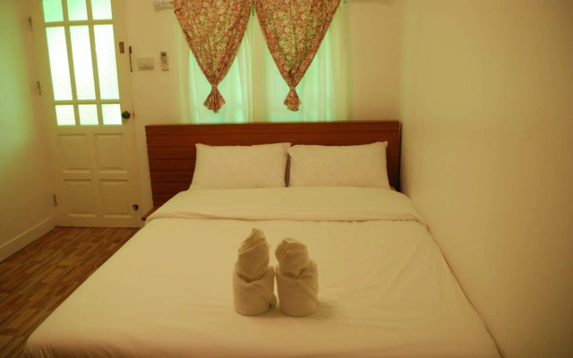 Baan Luang Harn Guesthouse