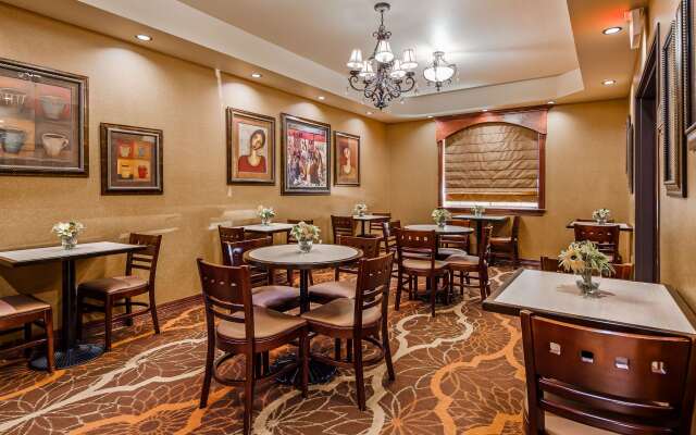 Best Western Plus Crown Colony Inn & Suites