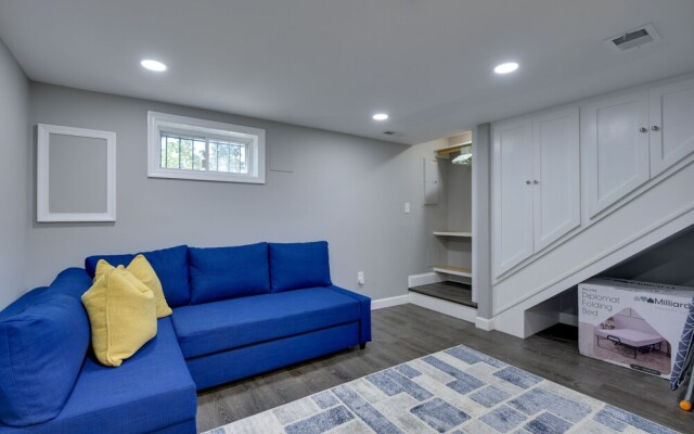 Convenient DC Studio Near Metro Stop!