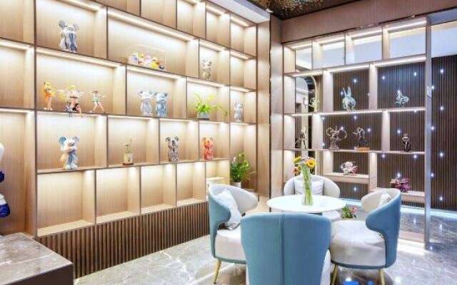 Shanggu E-sports Hotel (Longhua Qinghu Subway Station)