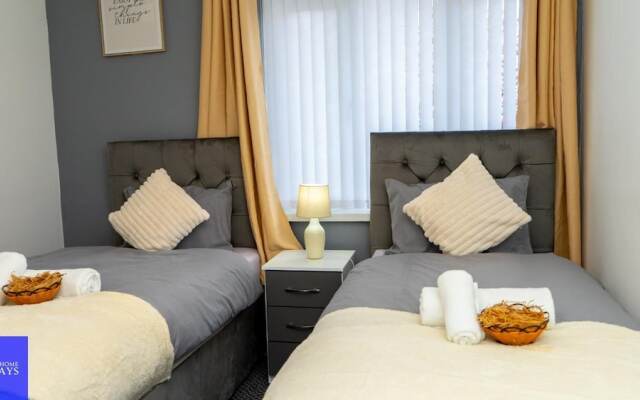 Cradley Manor - Spacious 6 Bedroom House