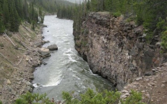 Headwaters Lodge & Cabins at Flagg Ranch