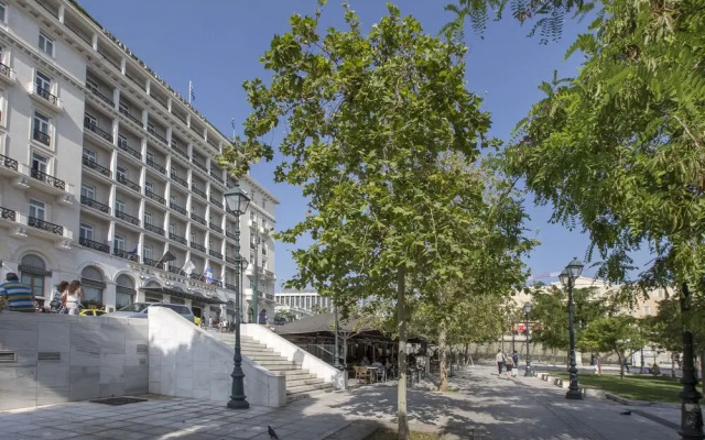 Ermou Stylish Suites by GHH