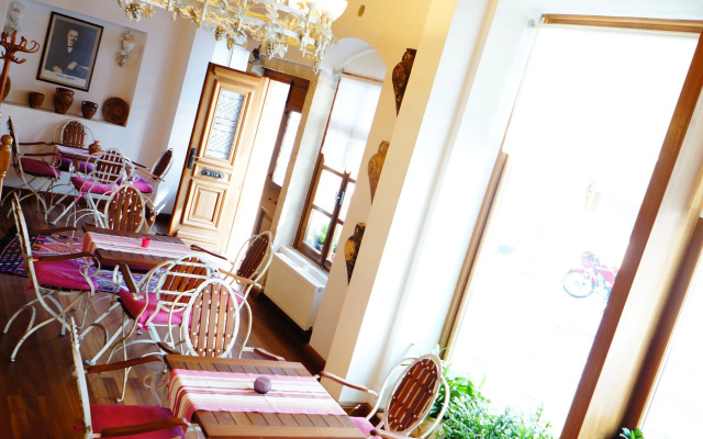 Hotel Des Etrangers - Special Class
