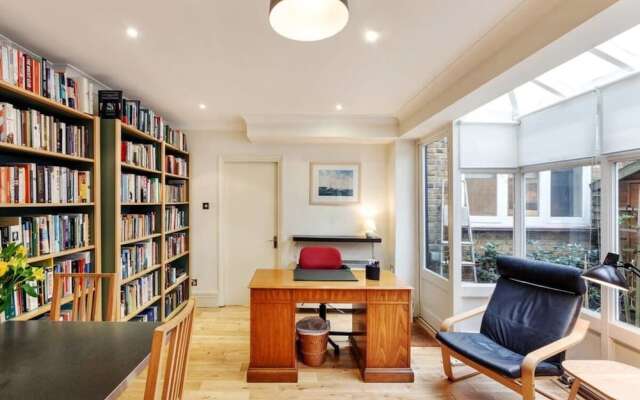 Lovely 1bed W/patio - 10 Mins From Hyde Park