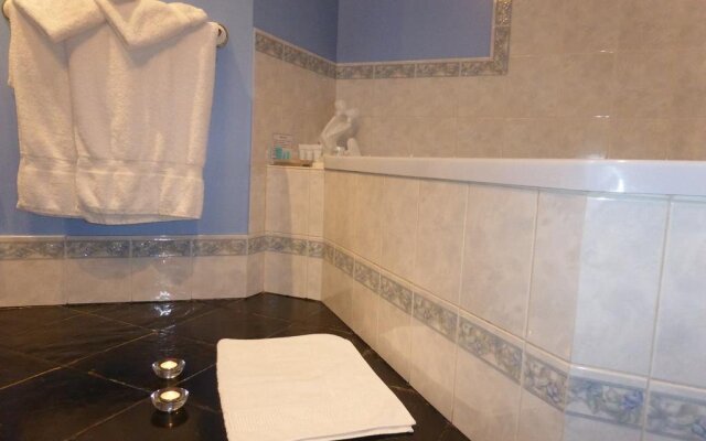 Aldgate Lodge Bed & Breakfast