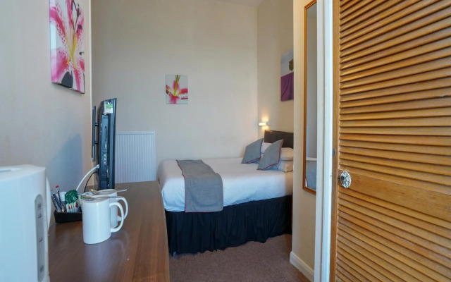 OYO Shanklin Beach Hotel