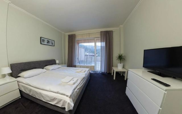 Rakhiv Hotel & Apartments