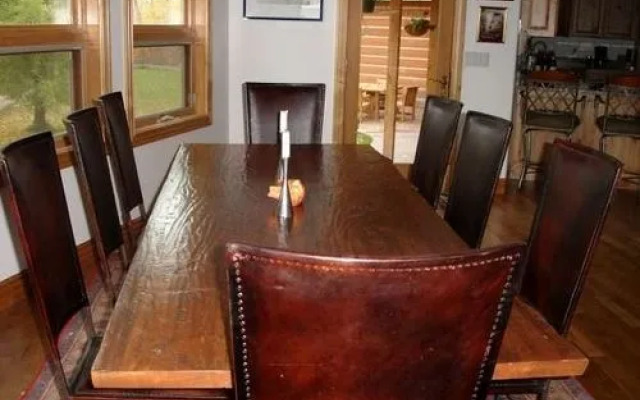 Fox Creek Inn Bed & Breakfast