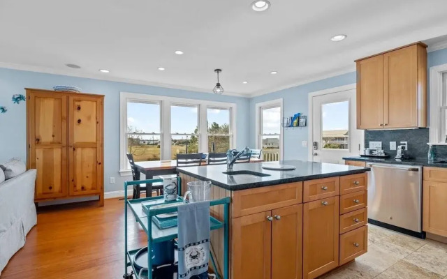Downeast Retreat 4 Bedroom Home by RedAwning