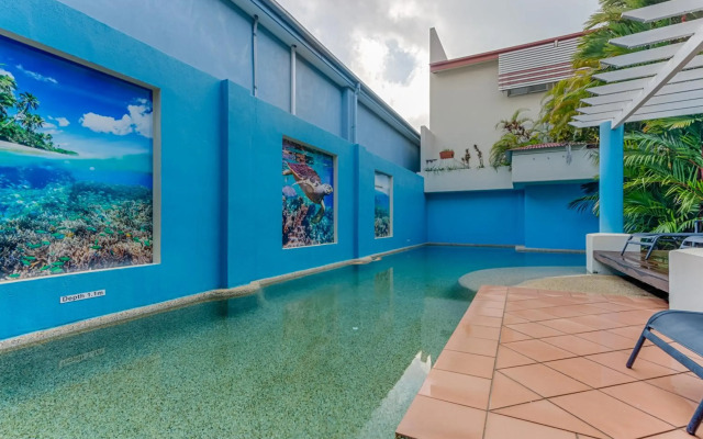 Macrossan House