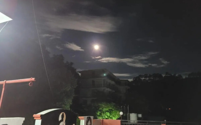 Goroomgo Sweet Sunset Resort Nainital