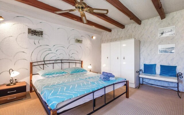 Amazing Home in Supetarska Draga With 3 Bedrooms and Wifi