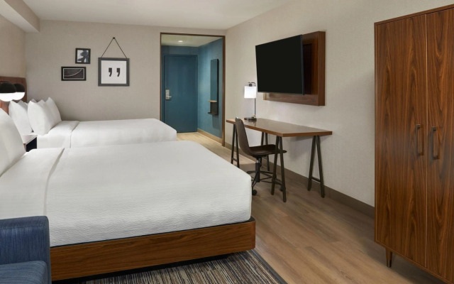 Four Points by Sheraton Point Edward Sarnia