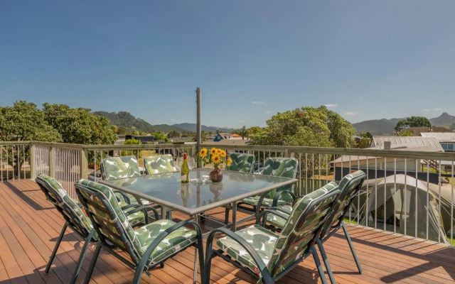 Harbour View Haven - Pauanui Holiday Home
