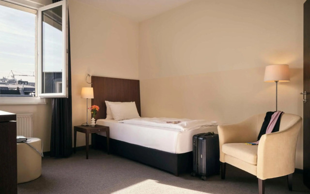 Metropolitan Hotel by Flemings