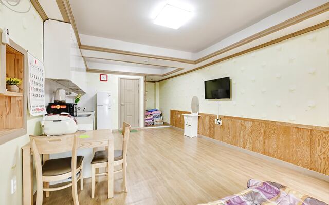 Gangneung Gyeongpo Cabin Pension