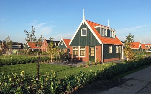 Holiday home built in Zaanse style, 15 km. from Alkmaar