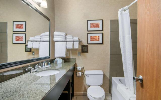 Comfort Suites Near Vancouver Mall