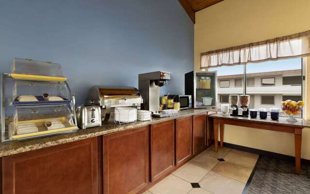Days Inn by Wyndham Oak Ridge Knoxville